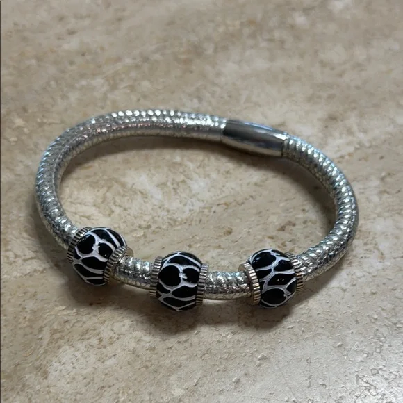 Brighton Woodstock 8” Silver Charm Bracelet with Black and White Beads - Picture 1 of 7